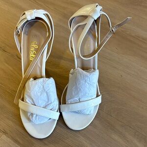 NWOT Elegant White Strappy Sandals